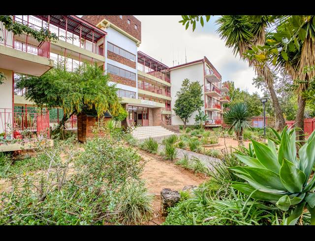 2 BEDROOM APARTMENT FOR SALE IN KENSINGTON B